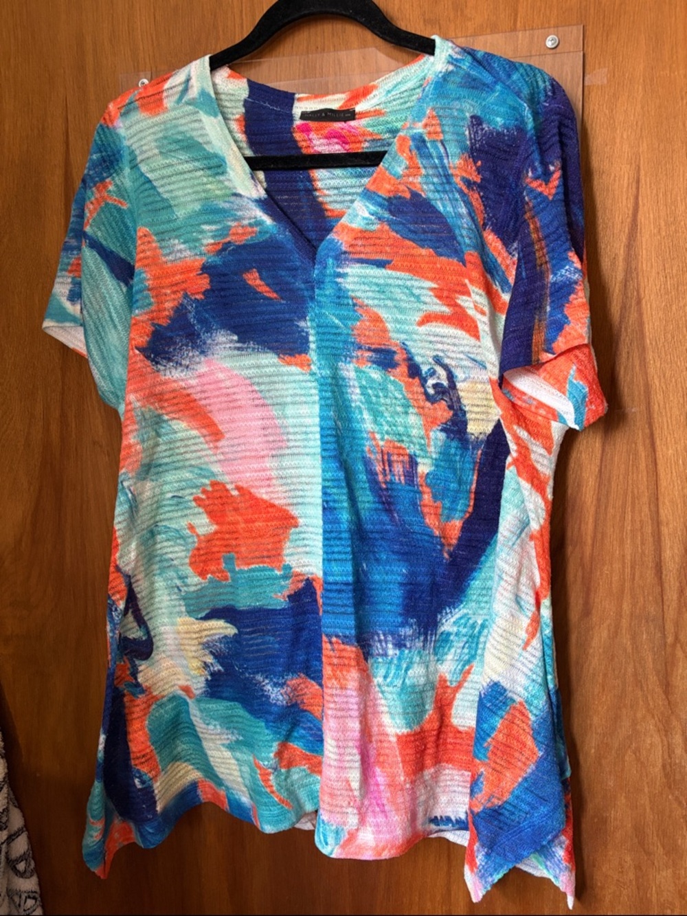 Nally & Millie Women's V-Neck Short Sleeve Abstract Print Tunic Top